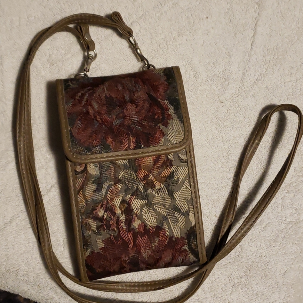 Womans shoulder strap wallet